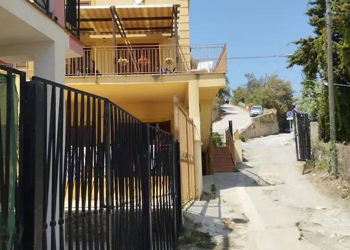 Апартаменты White Cliff Реальмонте